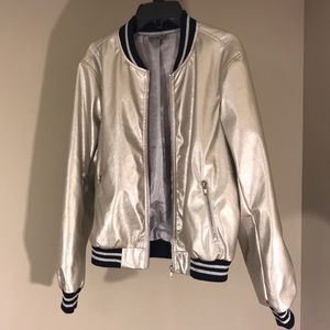 Casting la jacket